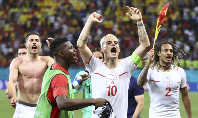 نادي ليفربول ضد نادي برينتفوردمواجهة مثيرة في الدوري الإنجليزي الممتاز